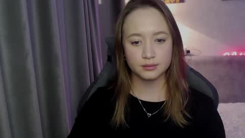 Snapshot of _lalune_ chatting on September 2025 12:43:02 PM _lalune_ online show from September 2025 12:43:02 PM