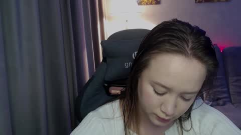 Snapshot of _lalune_ chatting on October 2025 03:04:01 AM _lalune_ online show from October 2025 03:04:01 AM