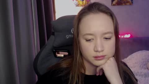 Snapshot of _lalune_ chatting on October 2025 12:58:01 PM _lalune_ online show from October 2025 12:58:01 PM