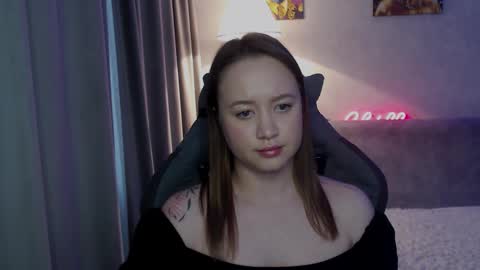 Snapshot of _lalune_ chatting on October 2025 05:41:01 AM _lalune_ online show from October 2025 05:41:01 AM