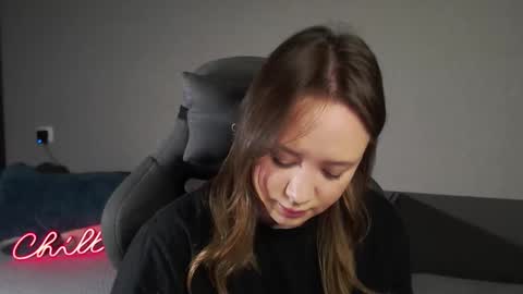 Snapshot of _lalune_ chatting on November 2025 05:54:01 AM _lalune_ online show from November 2025 05:54:01 AM