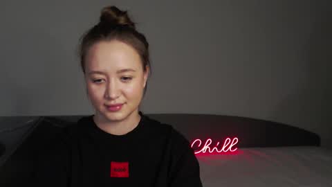 Snapshot of _lalune_ chatting on December 2025 01:05:02 PM _lalune_ online show from December 2025 01:05:02 PM