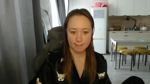 _lalune_ online show from March 2026 06:39:01 AM