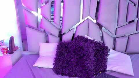 Lanna  online show from March 2025 02:18:01 PM