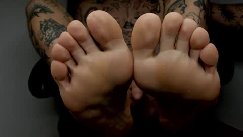 Snapshot of _layne chatting on December 2024 11:11:01 AM Layne online show from December 2024 11:11:01 AM