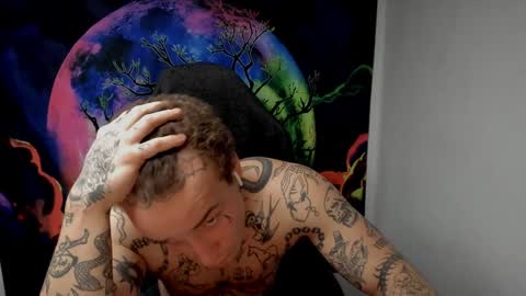 Snapshot of _layne chatting on December 2024 05:26:02 PM Layne online show from December 2024 05:26:02 PM