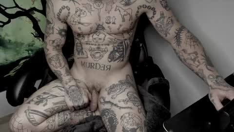 Snapshot of _layne chatting on December 2024 05:15:02 PM Layne online show from December 2024 05:15:02 PM