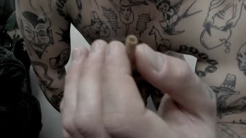 Snapshot of _layne chatting on December 2024 07:51:02 AM Layne online show from December 2024 07:51:02 AM