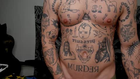 Snapshot of _layne chatting on December 2024 11:57:01 PM Layne online show from December 2024 11:57:01 PM