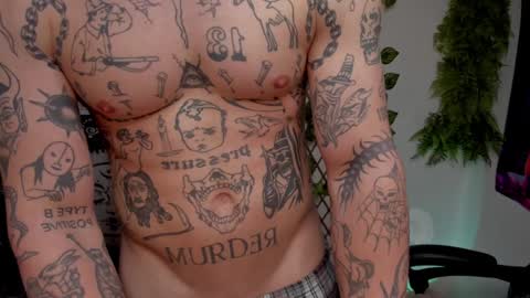 Snapshot of _layne chatting on February 2025 03:37:02 AM Layne online show from February 2025 03:37:02 AM