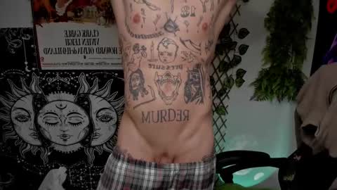 Snapshot of _layne chatting on February 2025 12:05:02 PM Layne online show from February 2025 12:05:02 PM