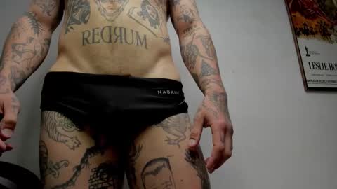 Snapshot of _layne chatting on November 2025 12:59:03 PM Layne online show from November 2025 12:59:03 PM