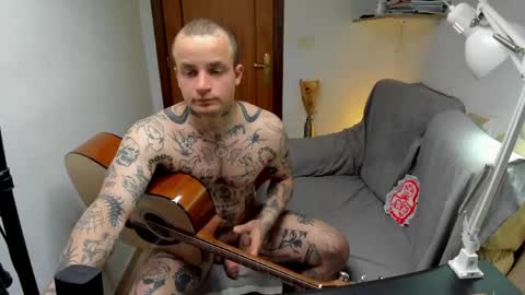 Snapshot of _layne chatting on April 2026 01:45:01 PM Layne online show from April 2026 01:45:01 PM