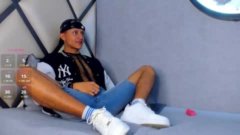 _leohot_ online show from September 2025 03:27:02 AM