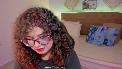 Snapshot of _lilly_miller chatting on November 2025 07:03:03 PM Liily online show from November 2025 07:03:03 PM