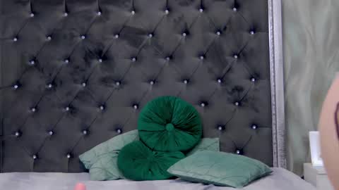 Lisa online show from February 2025 08:53:02 PM