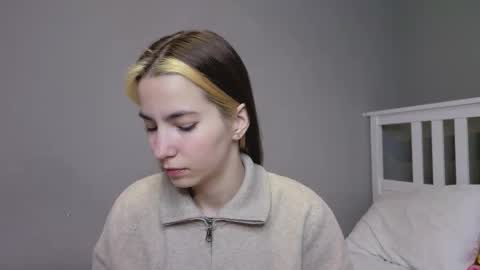 Emma online show from November 2025 07:18:02 AM