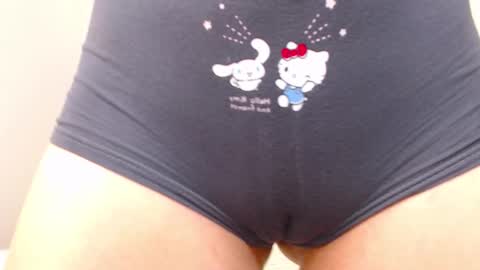 Mila  online show from November 2025 07:19:02 AM