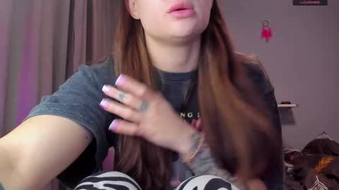 Snapshot of _lorra chatting on September 2025 06:12:02 PM _lorra online show from September 2025 06:12:02 PM