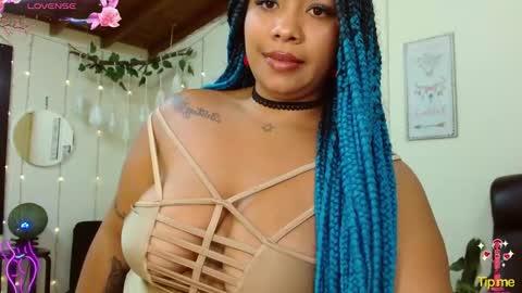Hi guys I am Camila  online show from October 2025 10:41:02 PM
