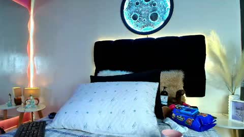 Snapshot of _lorrayne_ chatting on April 2026 12:08:02 PM Lorrayne online show from April 2026 12:08:02 PM