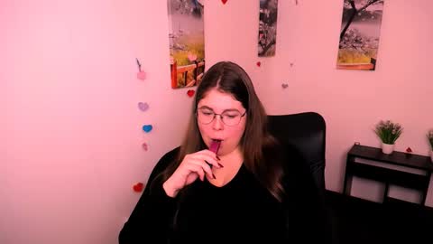 Snapshot of _lovely_mary chatting on October 2025 07:21:02 PM Mary online show from October 2025 07:21:02 PM