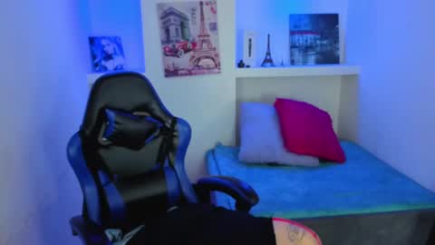 Lucia online show from September 2025 08:23:02 PM