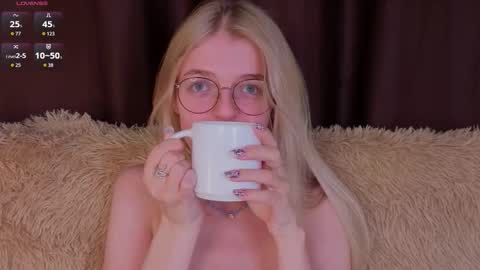 Monica online show from October 2025 08:21:02 PM