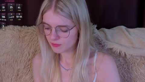 Monica online show from November 2025 06:28:01 PM