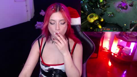 Snapshot of _lucyx__ chatting on December 2024 12:04:02 AM Queen.  Help me reach 100 thumbs up  online show from December 2024 12:04:02 AM