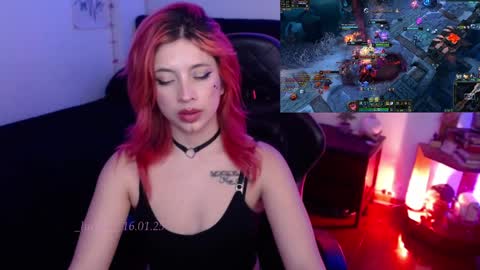 Snapshot of _lucyx__ chatting on January 2025 02:18:02 AM Queen.  Help me reach 100 thumbs up  online show from January 2025 02:18:02 AM