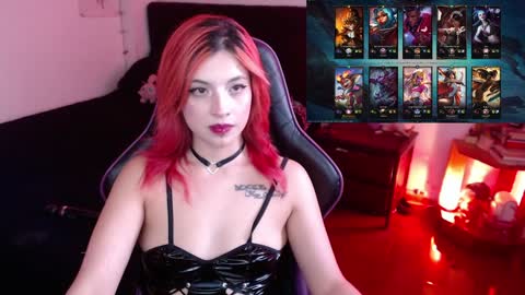 Snapshot of _lucyx__ chatting on January 2025 09:50:01 PM Queen.  Help me reach 100 thumbs up  online show from January 2025 09:50:01 PM