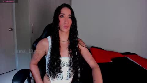  Luna  online show from November 2025 08:10:01 PM