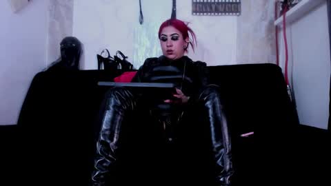 Snapshot of _luna_parisi chatting on September 2025 07:55:02 AM MISS LUNA online show from September 2025 07:55:02 AM