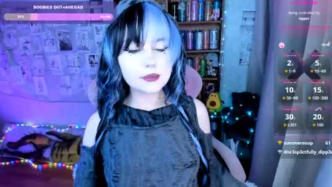 Snapshot of _m_o_n_s_t_e_r_e_n_e_r_g_y_ chatting on April 2026 05:36:01 PM Mia online show from April 2026 05:36:01 PM