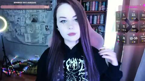 Snapshot of _m_o_n_s_t_e_r_e_n_e_r_g_y_ chatting on May 2026 04:18:02 AM Mia online show from May 2026 04:18:02 AM