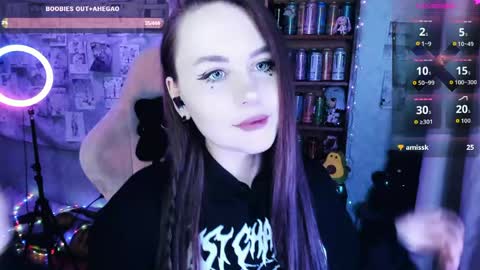Snapshot of _m_o_n_s_t_e_r_e_n_e_r_g_y_ chatting on May 2026 05:29:01 PM Mia online show from May 2026 05:29:01 PM