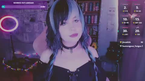 Snapshot of _m_o_n_s_t_e_r_e_n_e_r_g_y_ chatting on May 2026 05:36:01 AM Mia online show from May 2026 05:36:01 AM