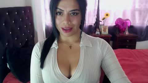 Snapshot of _m_y_q_u_e_e_n_ chatting on October 2025 04:19:02 PM QUEEN online show from October 2025 04:19:02 PM