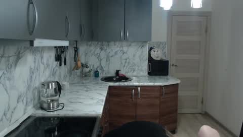 Snapshot of _mamma_mia_ chatting on March 2025 10:49:02 PM Kate online show from March 2025 10:49:02 PM