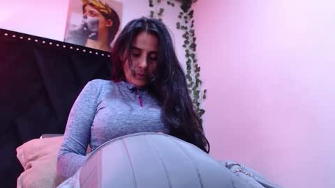 _marcela__ online show from September 2025 12:28:01 PM