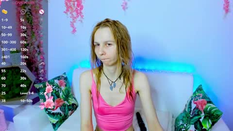 Snapshot of _mari_so chatting on May 2026 11:37:01 AM Scarlett online show from May 2026 11:37:01 AM