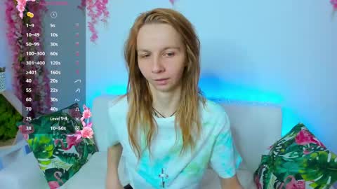 Snapshot of _mari_so chatting on May 2026 11:53:01 AM Scarlett online show from May 2026 11:53:01 AM