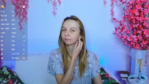 Snapshot of _mari_so chatting on July 2026 12:18:02 PM Scarlett online show from July 2026 12:18:02 PM