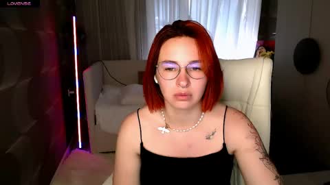 Snapshot of _mi_amore chatting on May 2026 06:43:01 AM _mi_amore online show from May 2026 06:43:01 AM