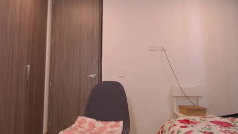 Snapshot of _mia_angel17 chatting on February 2025 06:01:02 PM MIA online show from February 2025 06:01:02 PM