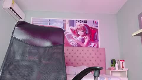 Snapshot of _miia_sweet chatting on December 2024 11:57:02 AM Paula online show from December 2024 11:57:02 AM