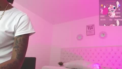 Snapshot of _miia_sweet chatting on September 2025 11:43:02 AM Paula online show from September 2025 11:43:02 AM