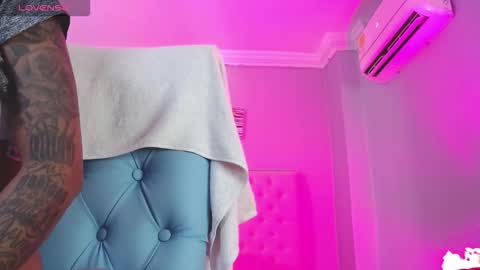 Snapshot of _miia_sweet chatting on December 2025 11:52:01 AM Paula online show from December 2025 11:52:01 AM