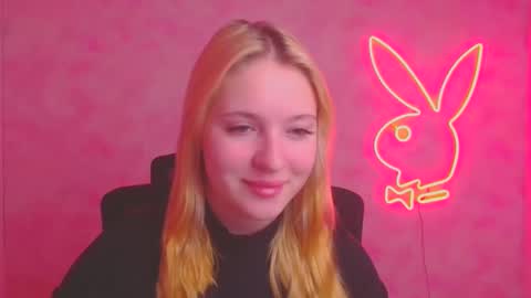 Snapshot of _mila_la_ chatting on November 2025 06:47:02 AM Melanie online show from November 2025 06:47:02 AM